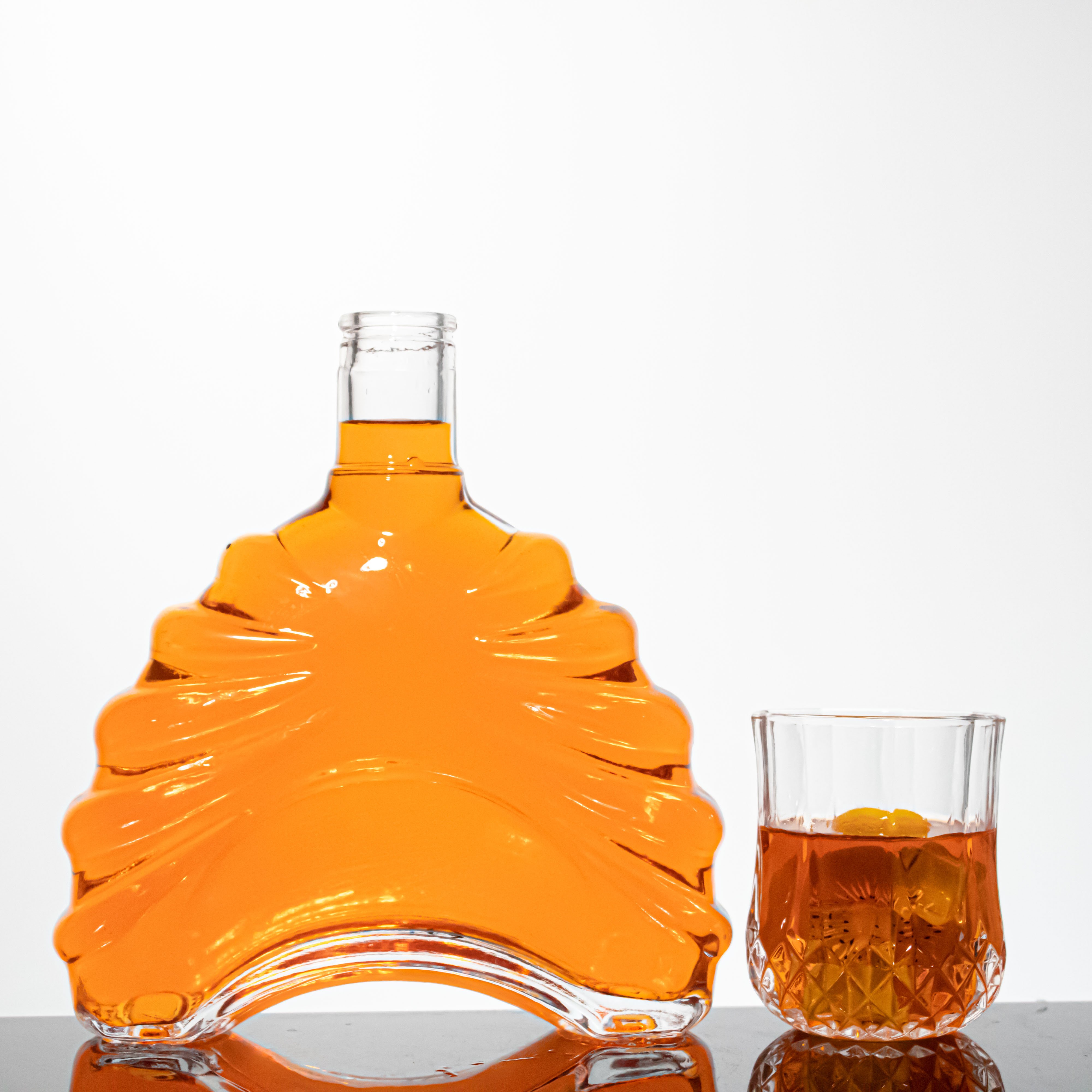 Custom Glass Bottle 700ml 1000ml spirits gin glass bottle flat shoulder liquor bottle for sale