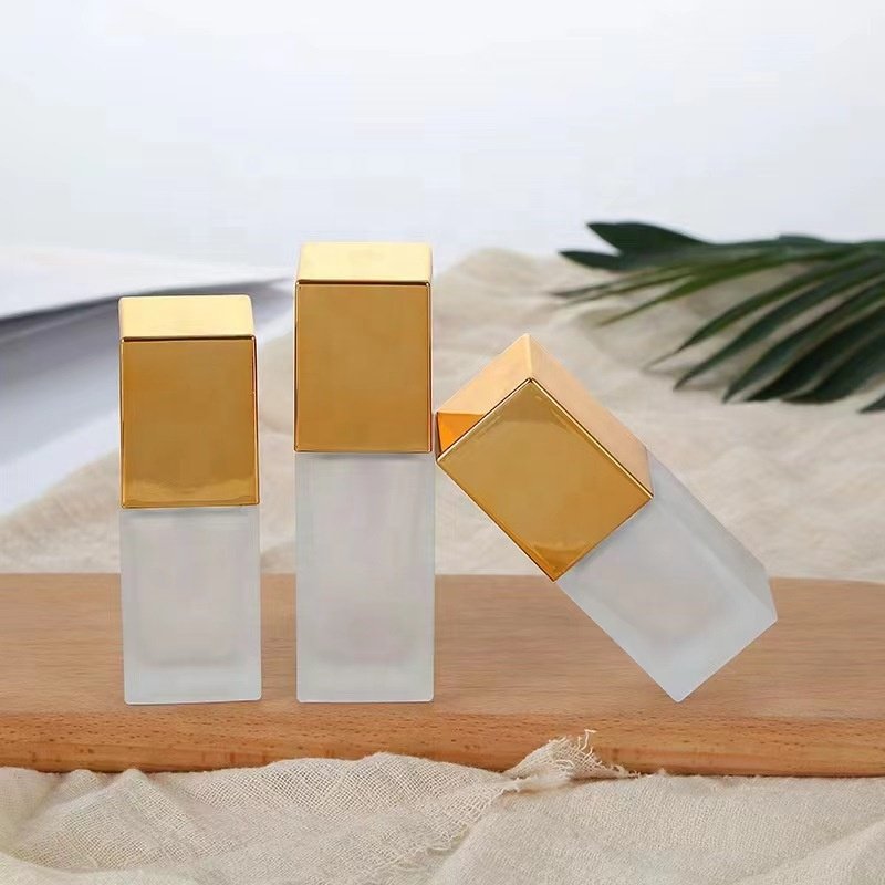 New Arrival 30ml Square Lotion Serum Essential Oil Bottle Glass Cosmetic Foundation Bottle