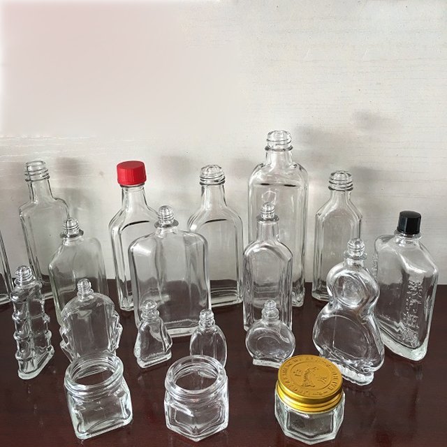 Clear 50ml Safflower Oil Glass Bottle Wind Medicated Oil Bottle for Health with Small Red Cap