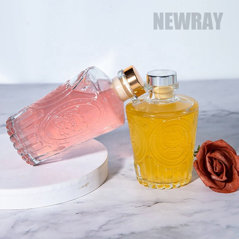 Wholesale empty mini 250ml 300ml wine glass bottles transparent customized glass liquor bottle for alcoholic beverage