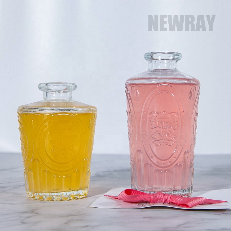 Wholesale empty mini 250ml 300ml wine glass bottles transparent customized glass liquor bottle for alcoholic beverage