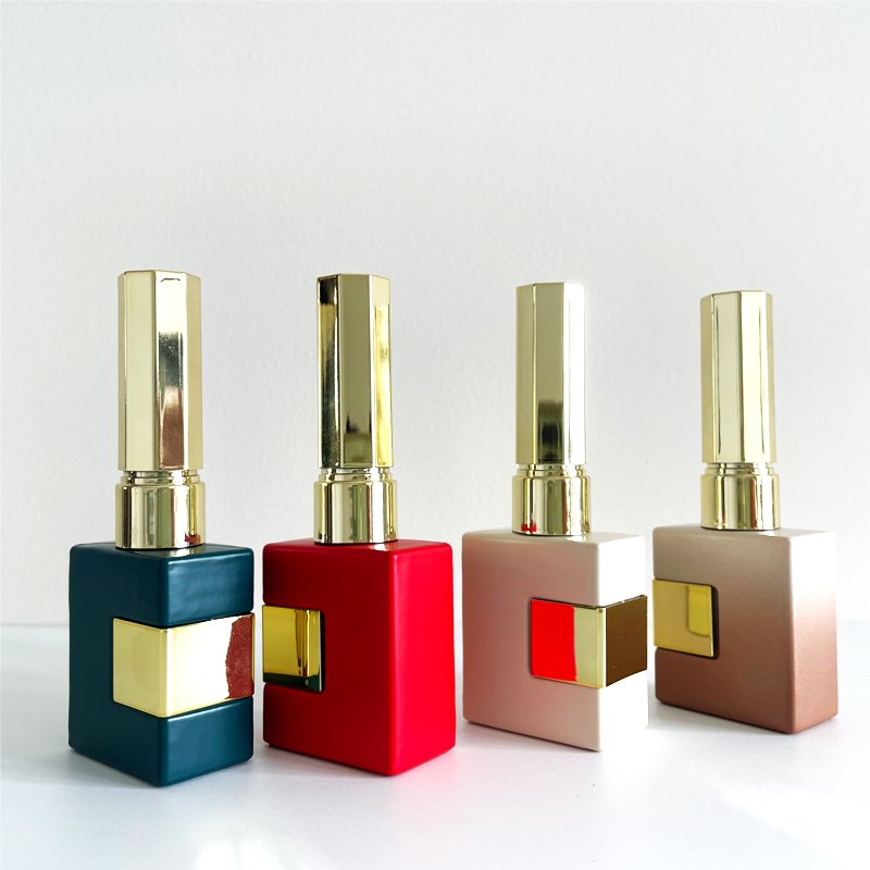 Nail Polish Bottle 10ml 12ml 15 Ml 20ml 30ml With Metal Logo Packaging Uv Gel Polish Glass Bottle For Gel Nail
