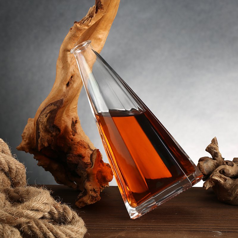 700ml Cone Shape Glass Bottle Clear Whisky Tequila Bottle