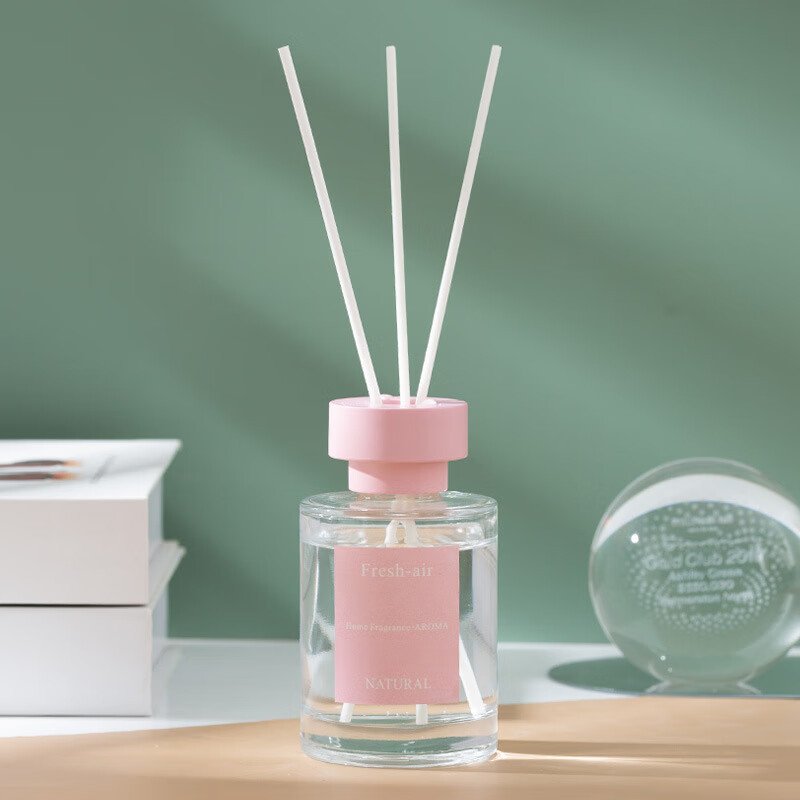 Round 100ml matte black and white color reed diffuser glass bottle with cap sticks