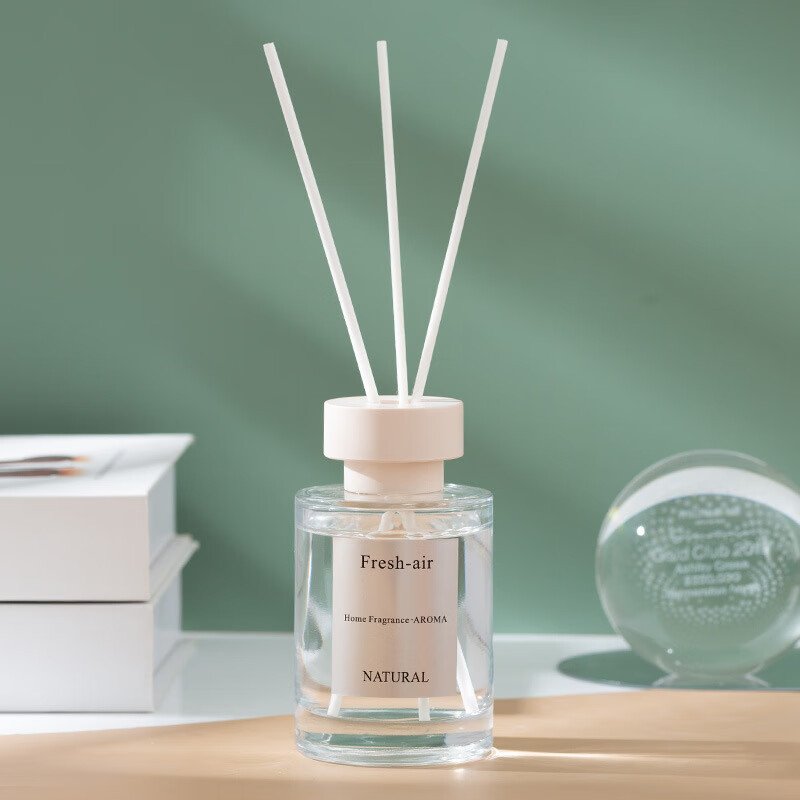 Round 100ml matte black and white color reed diffuser glass bottle with cap sticks