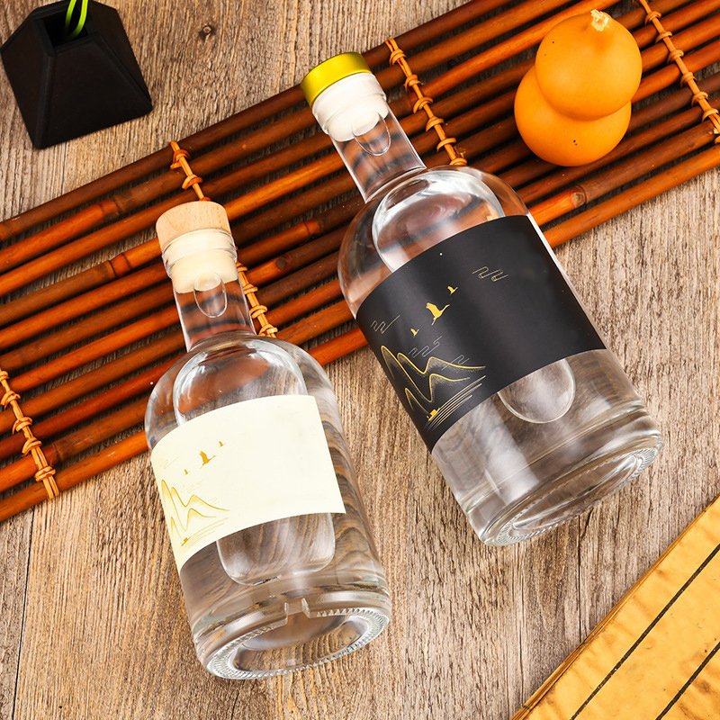 Fancy Clear 500ml 700ml 750ml Spirits Vodka Gin Rum Liquor Whisky Alcoholic Beverage Glass Bottle