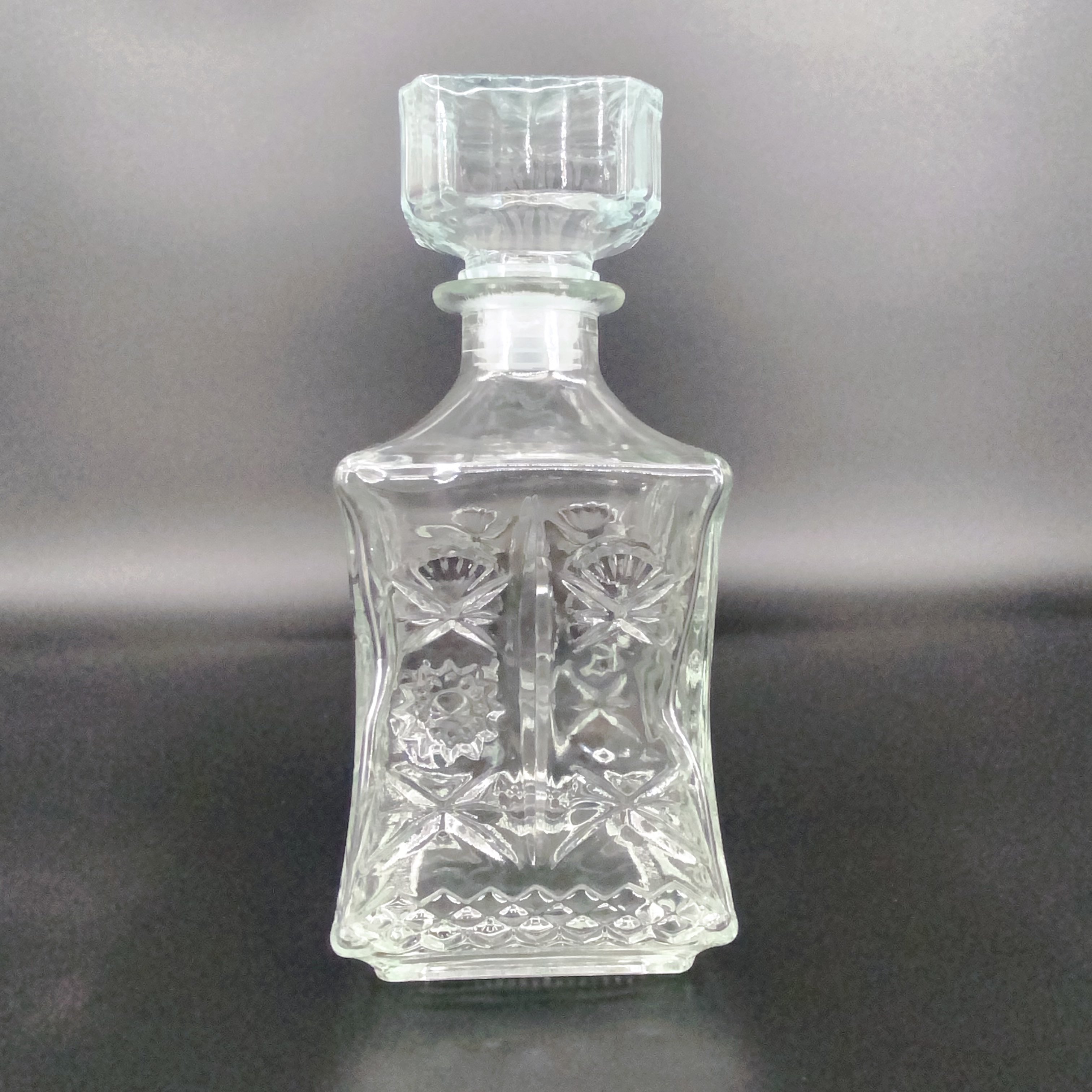 In Stock Classic Engraved European Style Whisky Foreign Wine Brandy Wine Glass Bottle