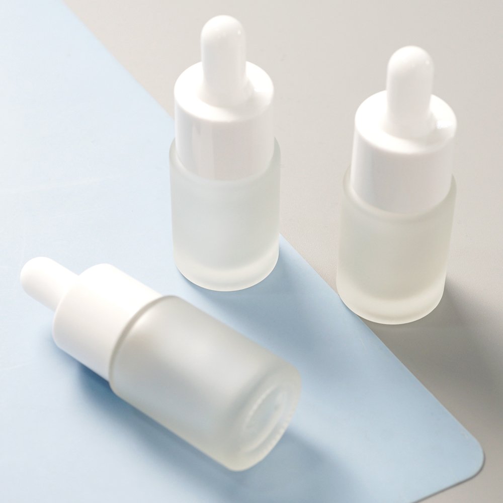 Chinese factory inventory frosted white flat shoulder shape white 1/2oz dropper glass packing 15ml dropper empty glass bottle