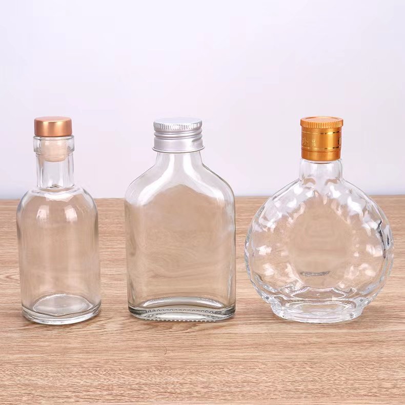Custom Empty Glass Liquor Bottle 50ml 125ml 500ml 750ml Mini Glass Bottle Vodka Whiskey Alcohol Beverage Bottle with Lid