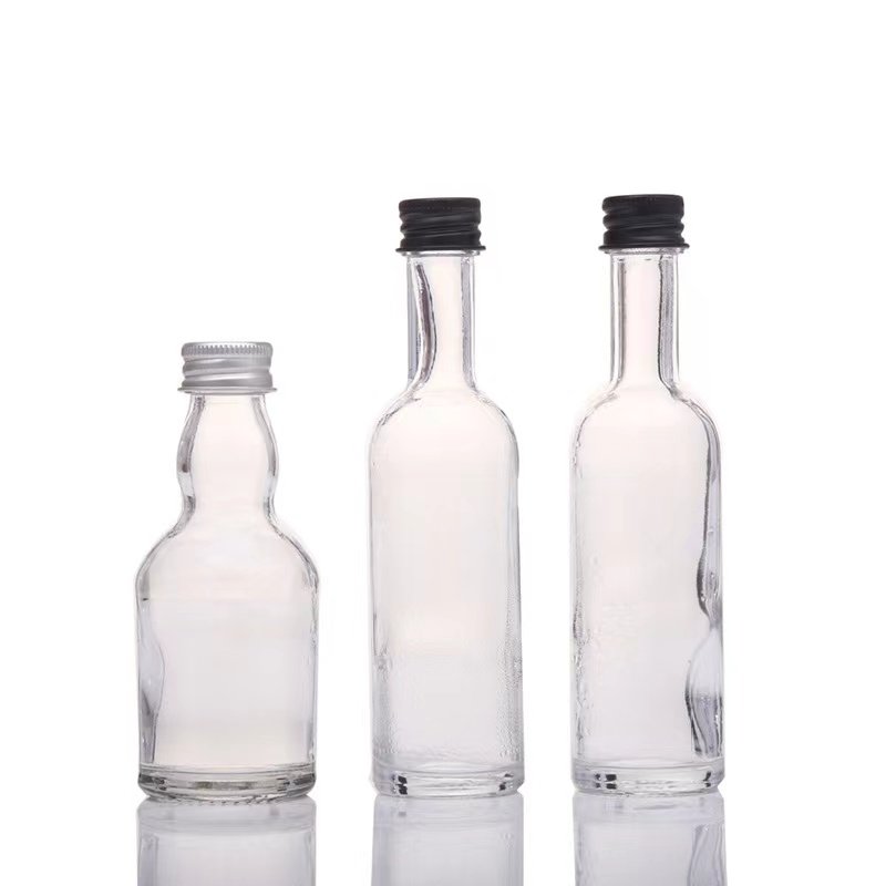 Custom Empty Glass Liquor Bottle 50ml 125ml 500ml 750ml Mini Glass Bottle Vodka Whiskey Alcohol Beverage Bottle with Lid
