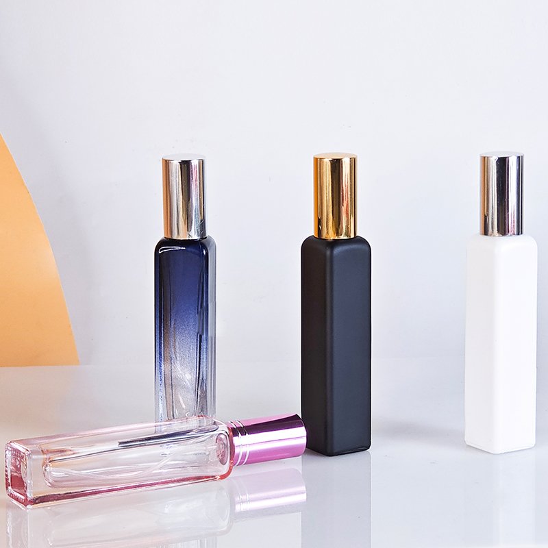 Wholesale Customized black and white 15ml mini Glass Bottle Cosmetic Glass Perfume Spray Bottle
