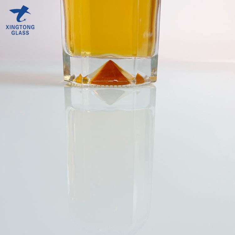 Glass Bottle Manufacture high quality 100ml 200ml 500ml 750ml liquor brandy vodka whisky gin glass bottles
