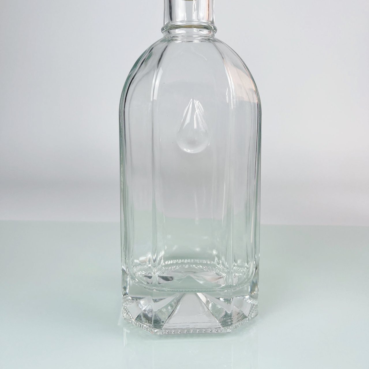 Glass Bottle Manufacture high quality 100ml 200ml 500ml 750ml liquor brandy vodka whisky gin glass bottles