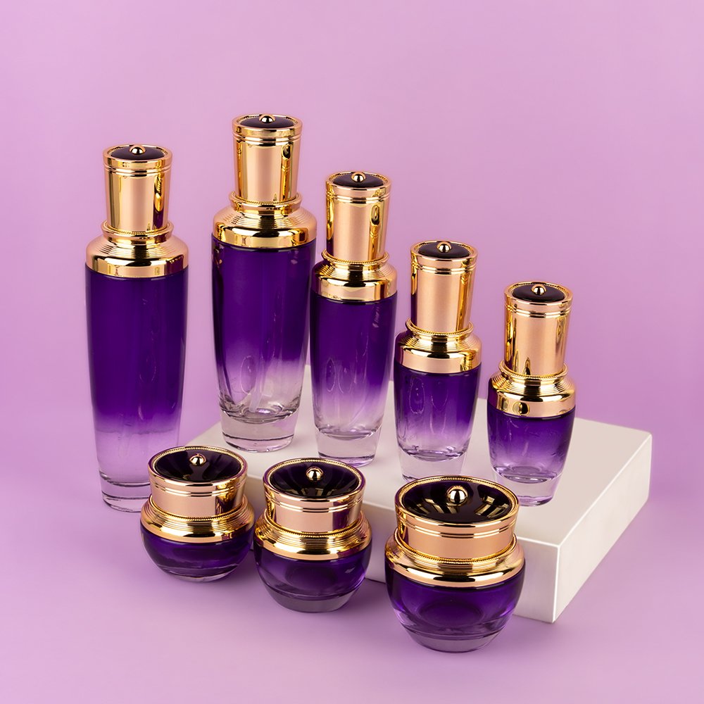 Factory manufacture glass cosmetic essential oil serum spray bottle customized skin care lotion Toner bottle