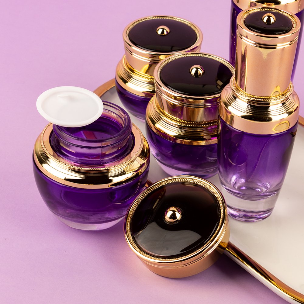 Factory manufacture glass cosmetic essential oil serum spray bottle customized skin care lotion Toner bottle