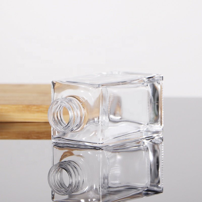 Hot Selling 250ml Empty Clear Luxury Square Reed 40ml 80ml 100ml 250ml 500ml Screw Diffuser Glass Bottle