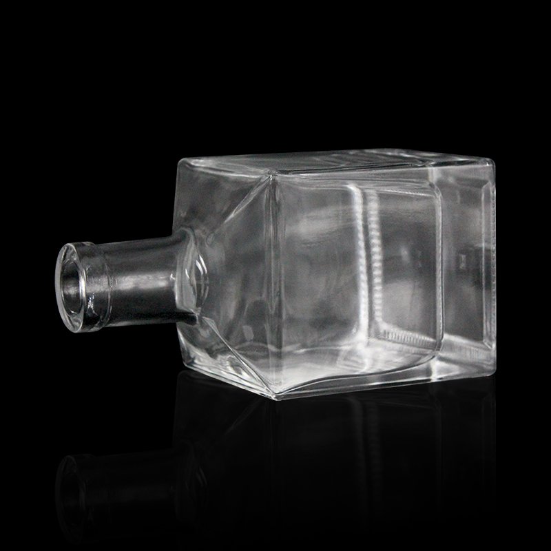Wholesale Square Rectangular 500ML 750ML 1000ML Empty Fruit Whiskey Rum Liquor Glass Bottles With Cap