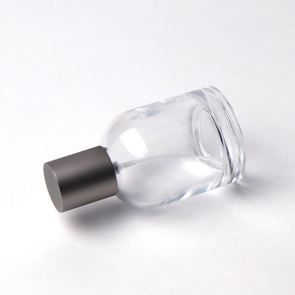 Round Matte Silver Cap Cylinder Fragrance Diffuser 30 50 100ml Perfume Spray Glass Bottle