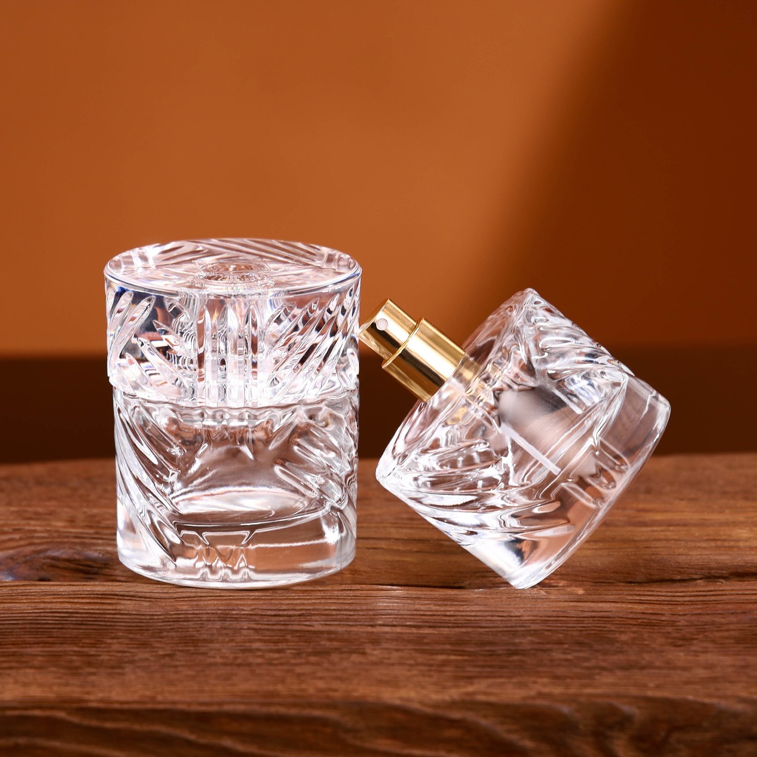Customized Luxury Perfume Bottle 50ml Round Thick Glass Bottle With High Quality Lid