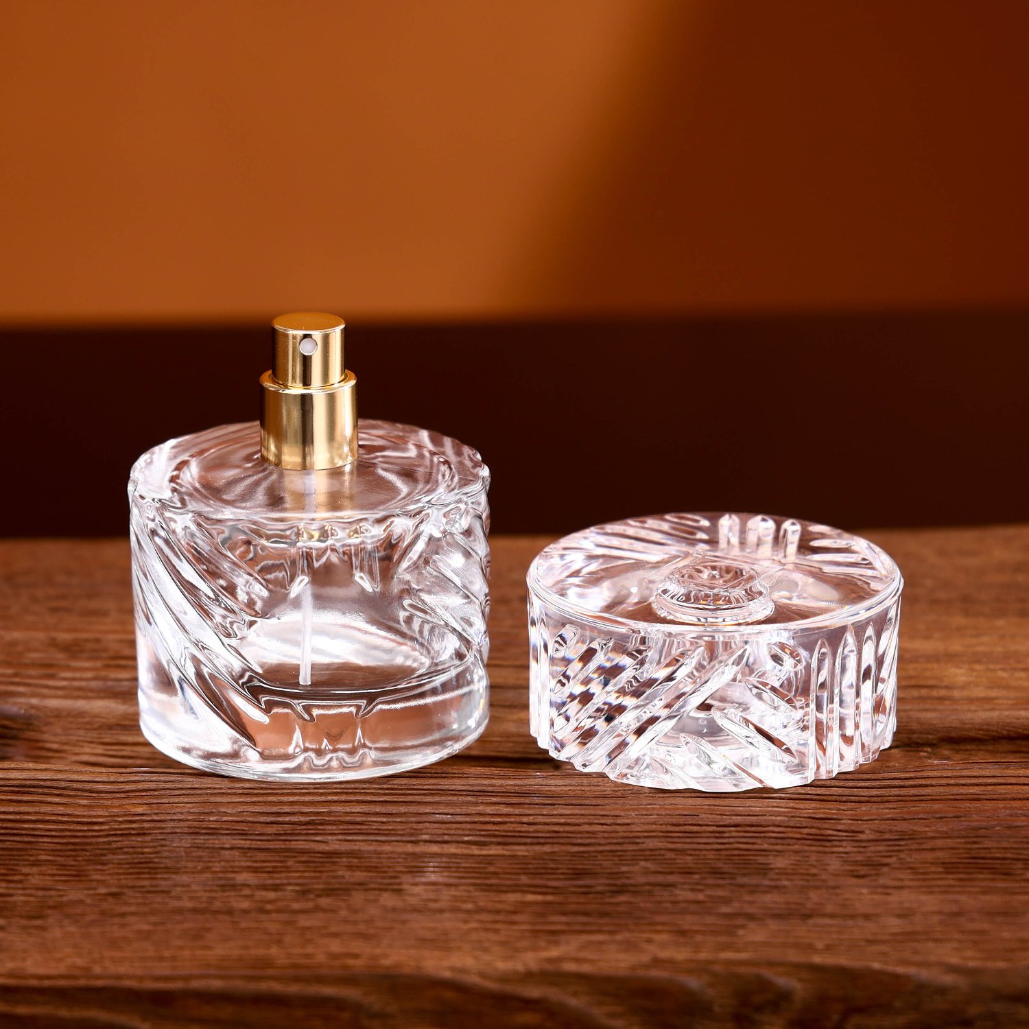 Customized Luxury Perfume Bottle 50ml Round Thick Glass Bottle With High Quality Lid