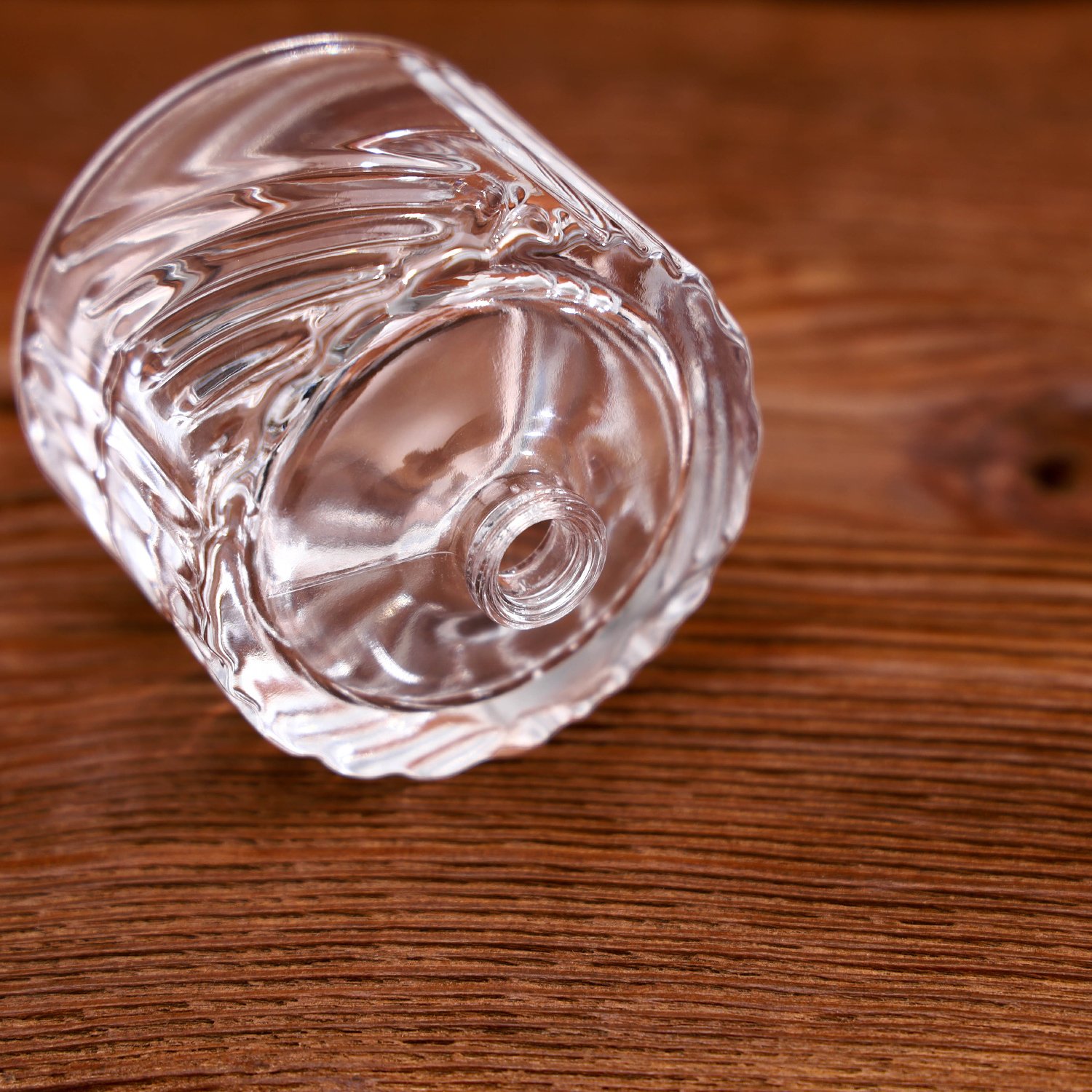 Customized Luxury Perfume Bottle 50ml Round Thick Glass Bottle With High Quality Lid