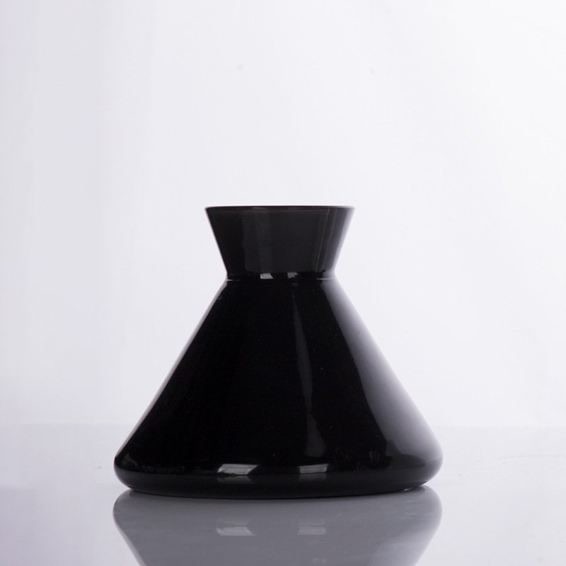 Wholesale 200ml Black Reed Diffuser Bottle Custom Color Aromatherapy Glass Bottle With Stick Factory direct