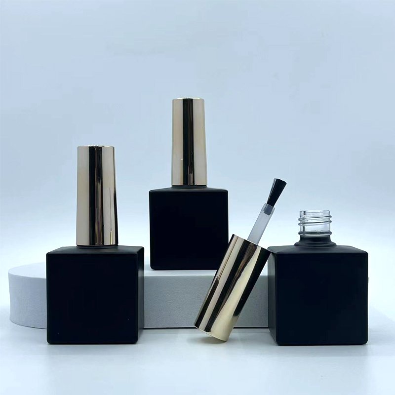 Free Sample Empty Black Giant Nail Gel Polish Bottle With Brush 20ml Square Nail Polish glass Bottle With High Gold Cap