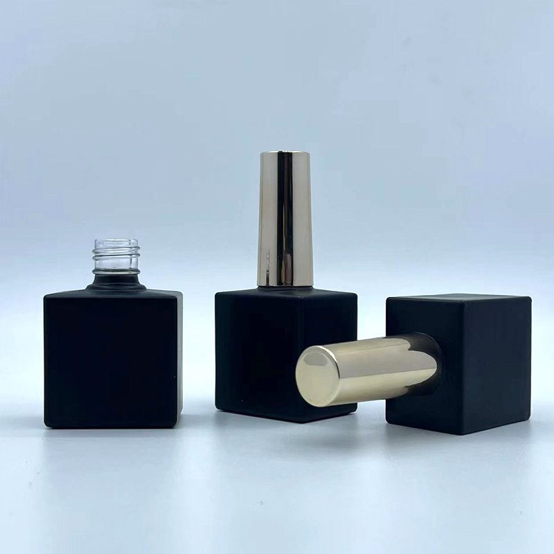 Free Sample Empty Black Giant Nail Gel Polish Bottle With Brush 20ml Square Nail Polish glass Bottle With High Gold Cap