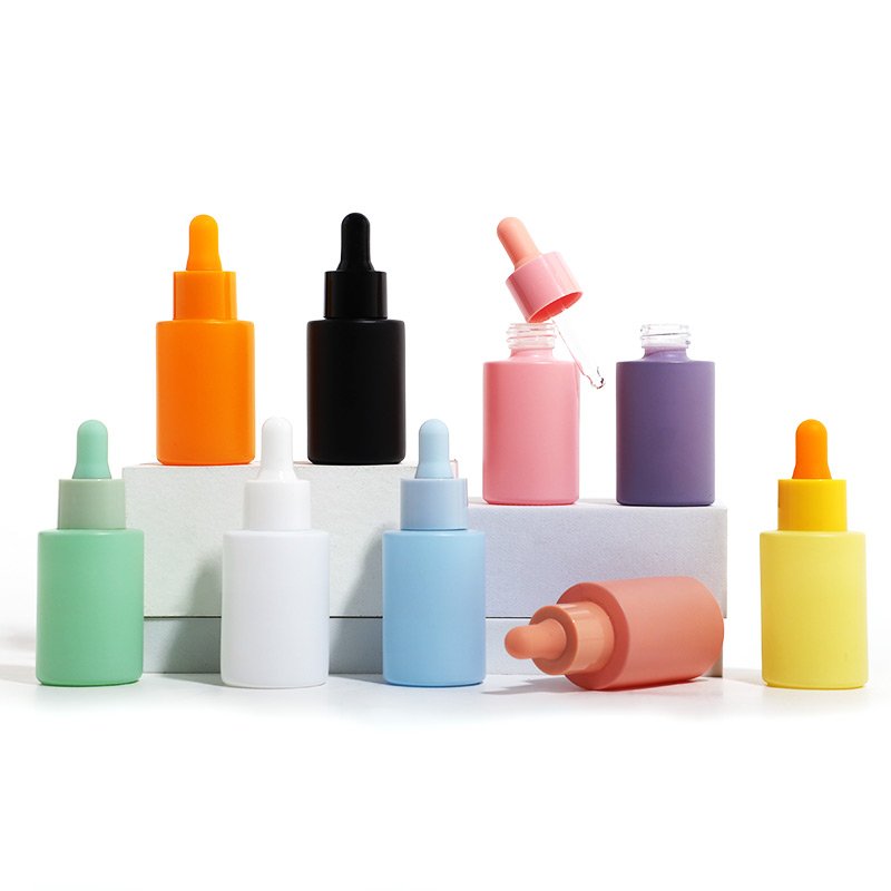 In stock 30ml Flat Shoulder Multi-Colored Cosmetic Glass Oil Bottle Dropper Skincare Packaging Custom Essential Oil Bottle