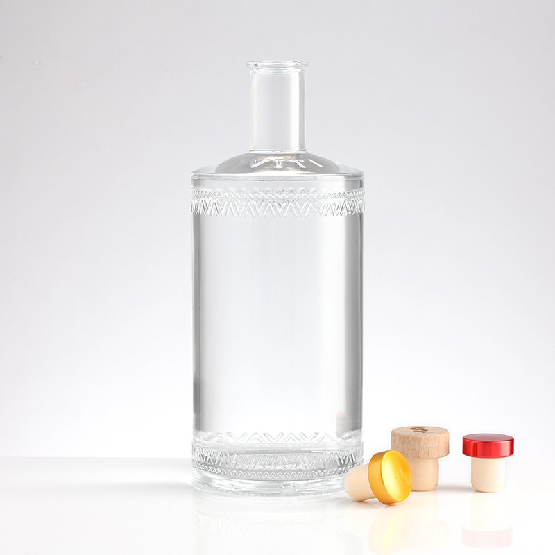 Freida Crystal White Material 700ml Glass Liquor Bottles Gin Rum Brandy Whisky Glass Bottles with T Corkey