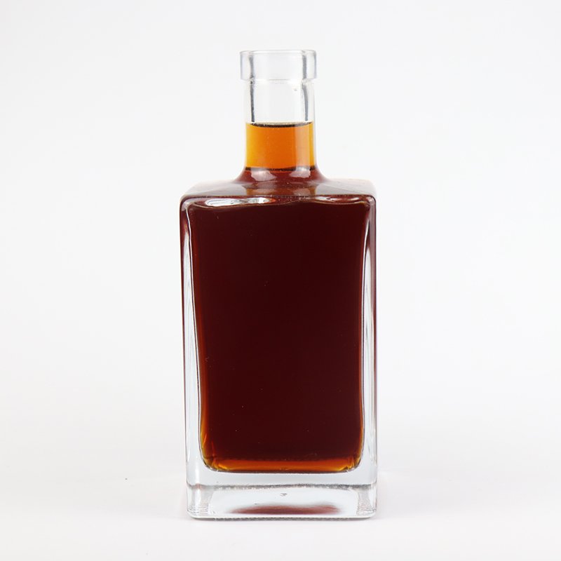 Hot Sale custom whiskey glass bottle cork 700ml liquor empty glass bottle for whiskey