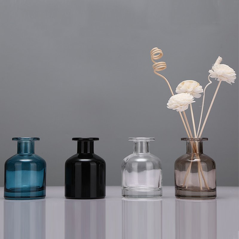 Wholesale of fragrance glass bottles by manufacturers 150ml large belly spray color fragrance bottles, no fire rattan aroma bott