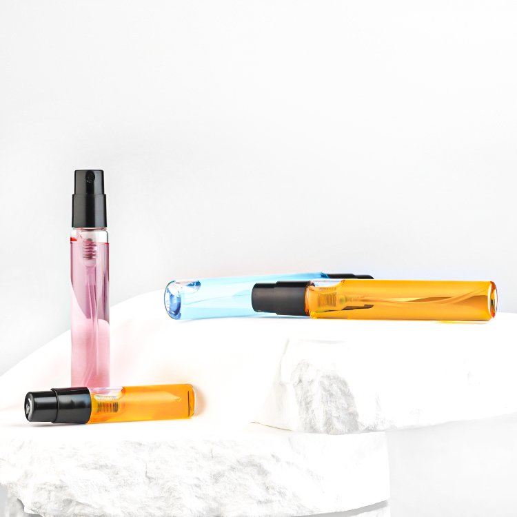 Hot Selling Low MOQ Mini 2 ML Travel Style Glass Vials