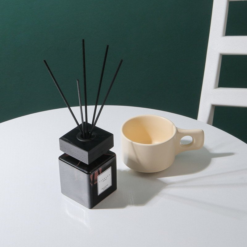 Wholesale OEM 150ML Scented Air Freshener Reed Diffuser Gift Scent Home Fragrance
