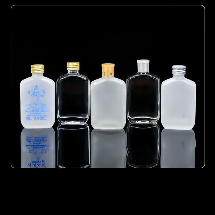 Wholesale Small empty bottles for liquor 100ML 250ML Liquor Glass Bottle Spirit Bottle