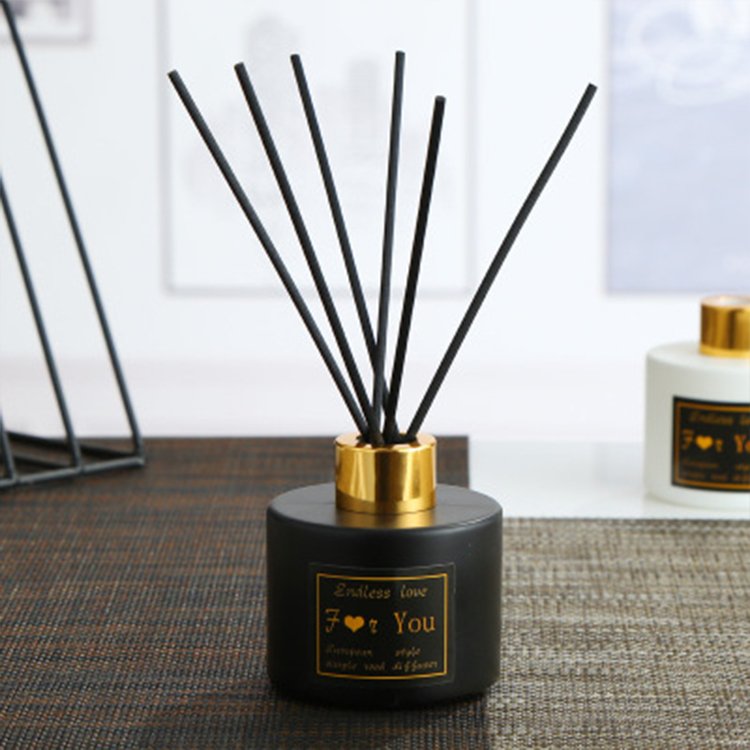 New Design 50ml 120ml 200ml White Black Aromatherapy Reed Diffuser Glass Bottles With Rattan Sticks