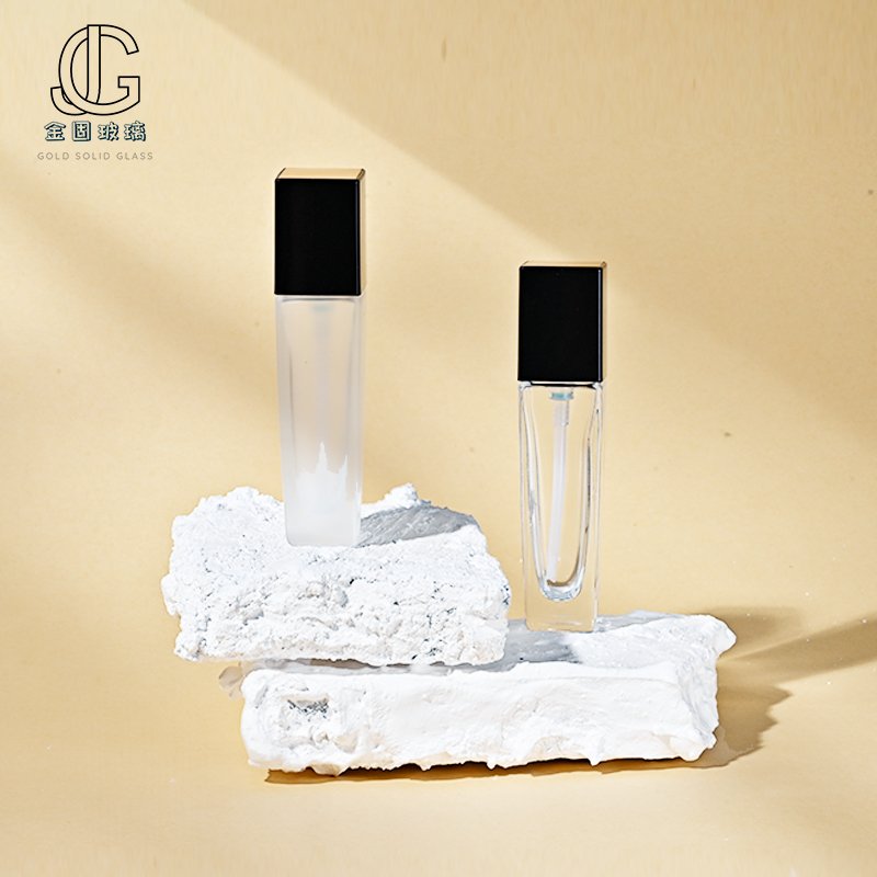 New square 30ml pressure pump emulsion bottle glass bottle liquid foundation bottle