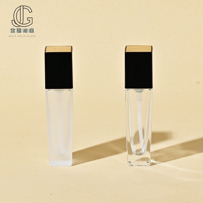 New square 30ml pressure pump emulsion bottle glass bottle liquid foundation bottle