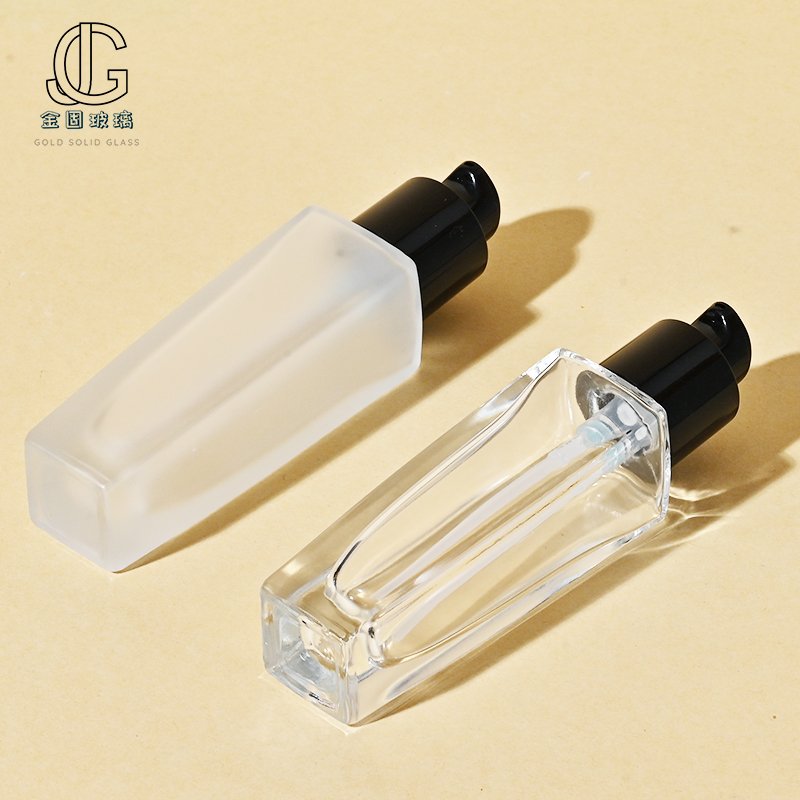 New square 30ml pressure pump emulsion bottle glass bottle liquid foundation bottle