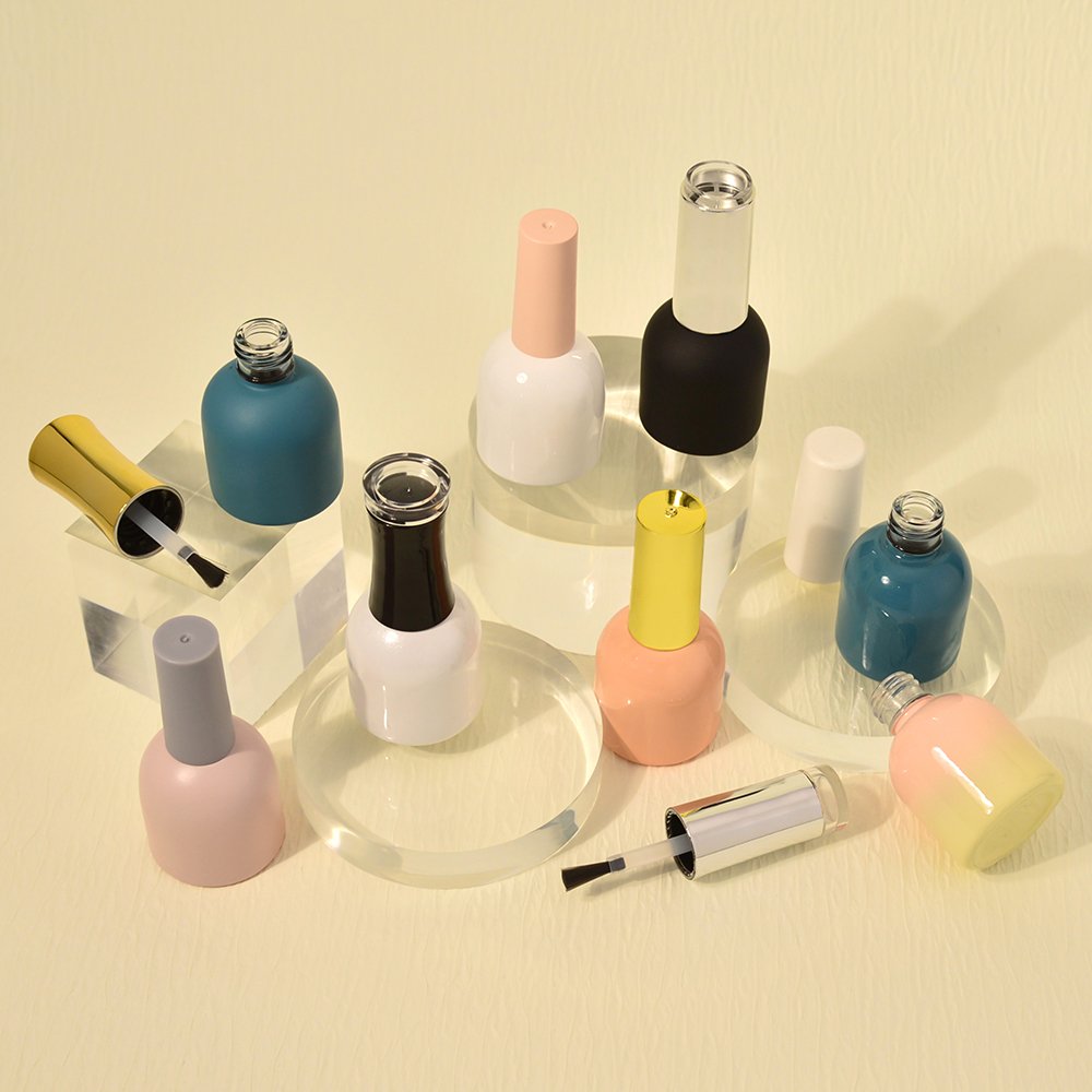 Daria Cosmetics 15Ml Custom Color Print Logo Uv Protection Empty Glass Gel Nail Polish Round White Bottles With Matte Black Caps