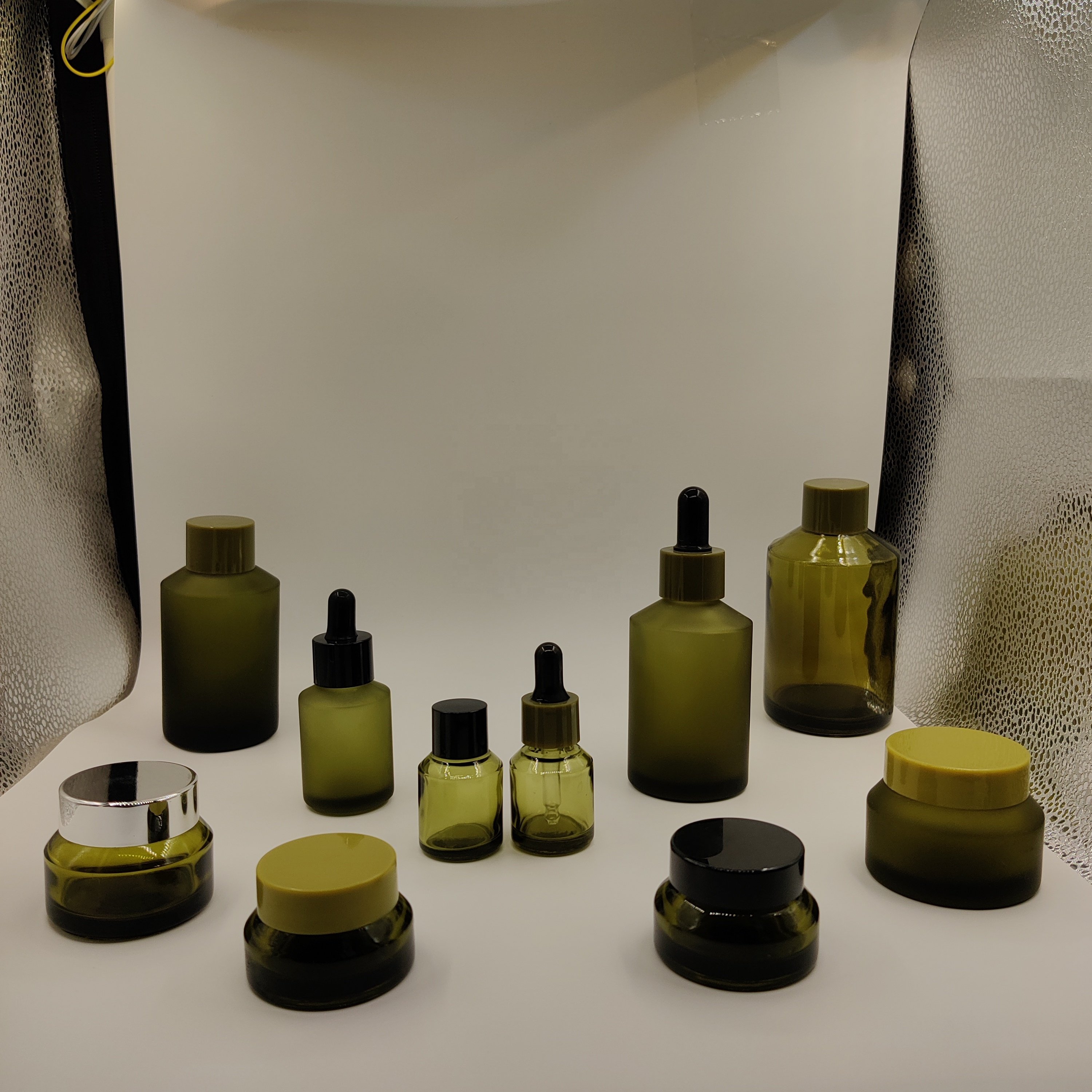 20ml 30ml 50ml 100ml emulsion lotion serum empty amber clear green cosmetic pump glass bottle Lotion Essence Bottle Toner Bottle