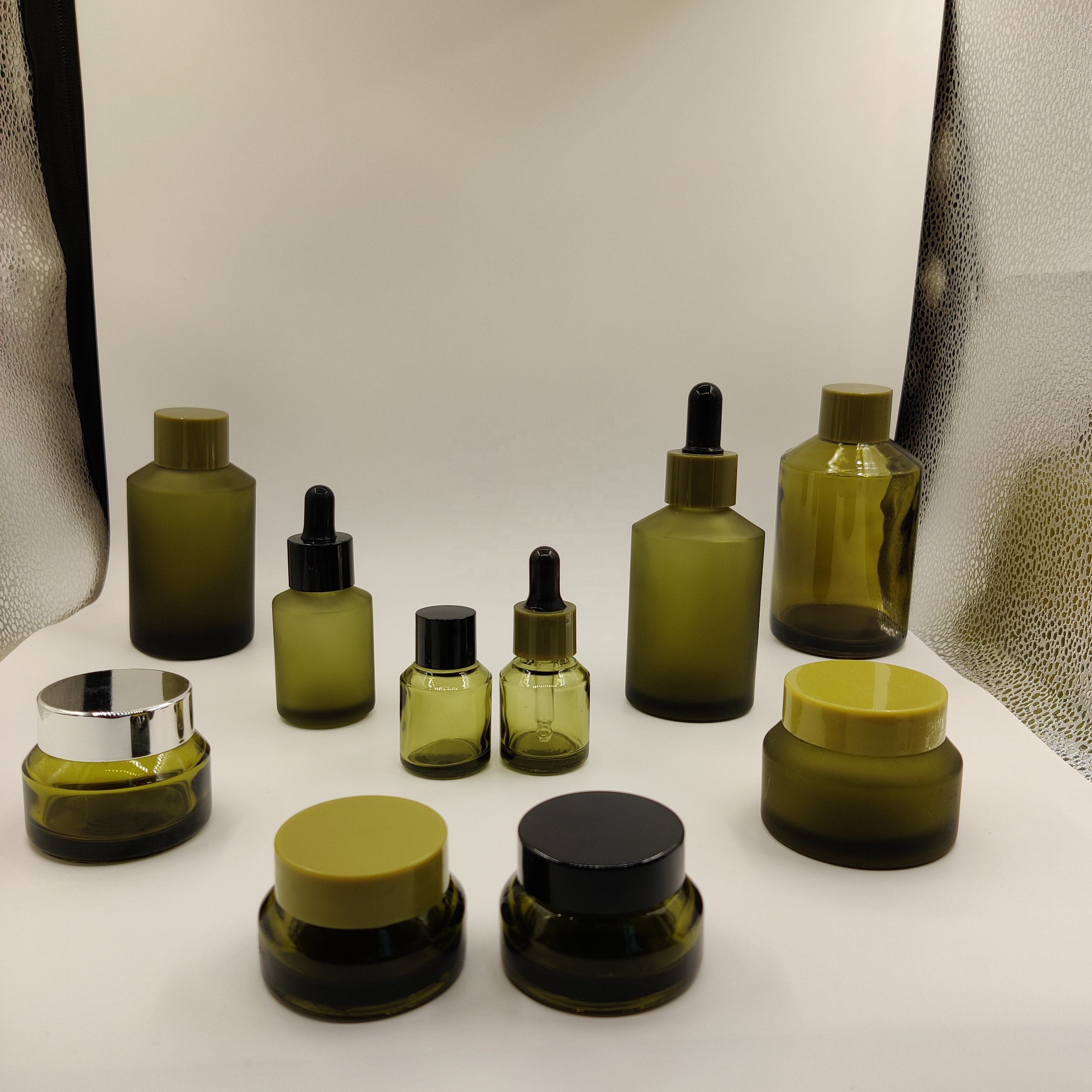 20ml 30ml 50ml 100ml emulsion lotion serum empty amber clear green cosmetic pump glass bottle Lotion Essence Bottle Toner Bottle