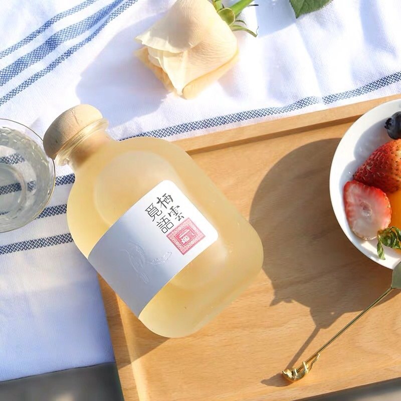 Customized 375ml Transparent Frosted Heavy Bottom Boston Liquor Beverage Fruit Wine Glass Bottle With Cork