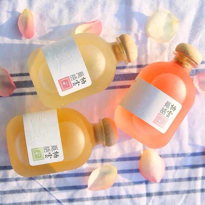 Customized 375ml Transparent Frosted Heavy Bottom Boston Liquor Beverage Fruit Wine Glass Bottle With Cork