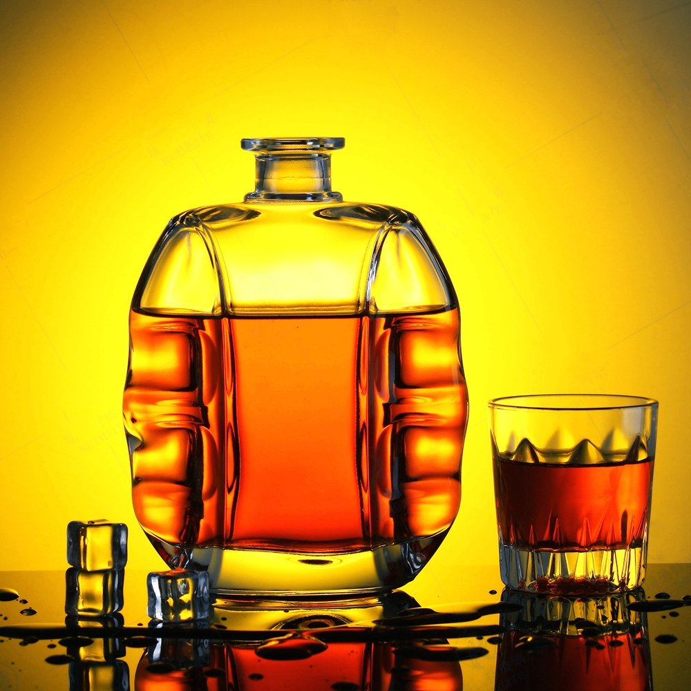 Wholesale manufacture supplier large bottle Empty Vodka Liquor Gin Rum Tequila Whisky Brandy Spirit liquor 700 ml glass bottle