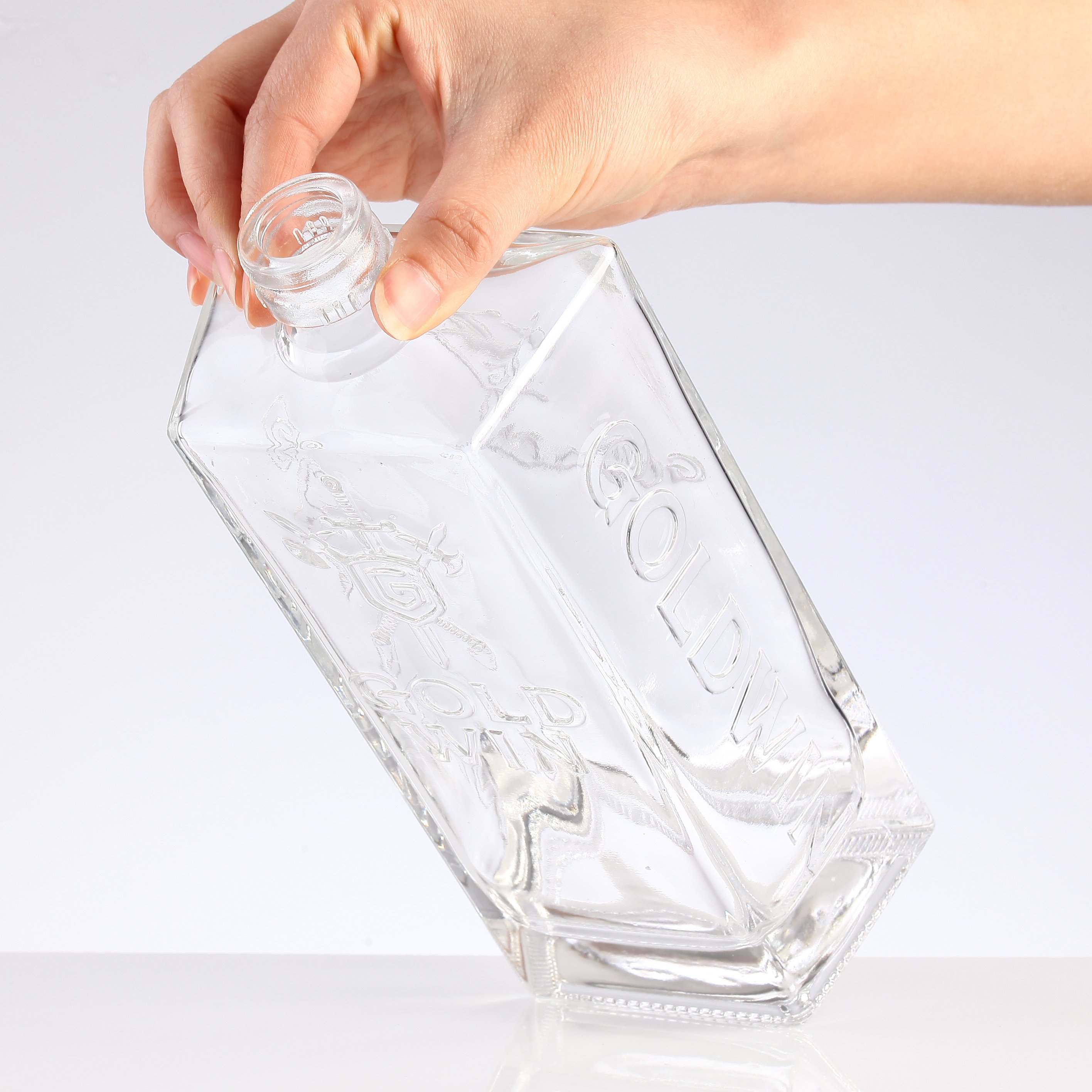 750ml Transparent Glass Bottles White Material Glass Wine Bottle Whisky/vodka Bottle