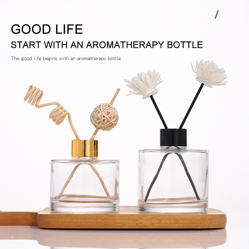 Wholesale Custom 100ml 200ml Round Luxury Diffuser Bottle Empty Reed Diffuser Glass Bottle With Lids