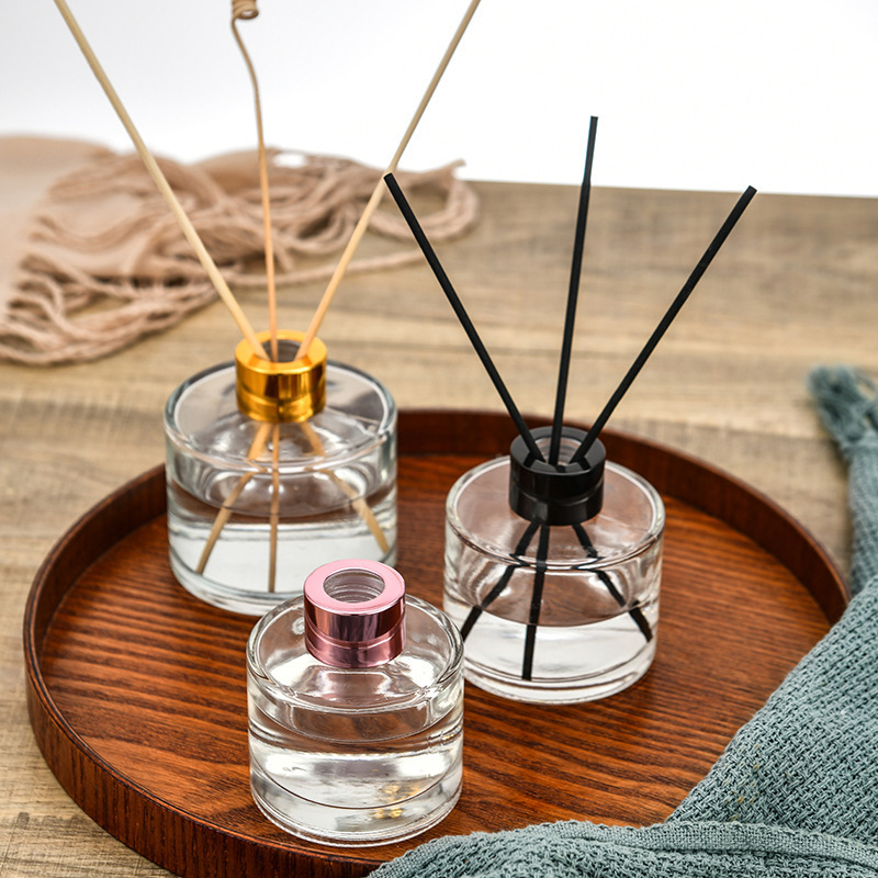 Wholesale Custom 100ml 200ml Round Luxury Diffuser Bottle Empty Reed Diffuser Glass Bottle With Lids