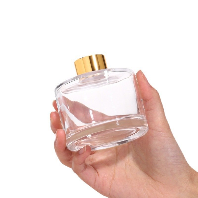 Wholesale Custom 100ml 200ml Round Luxury Diffuser Bottle Empty Reed Diffuser Glass Bottle With Lids