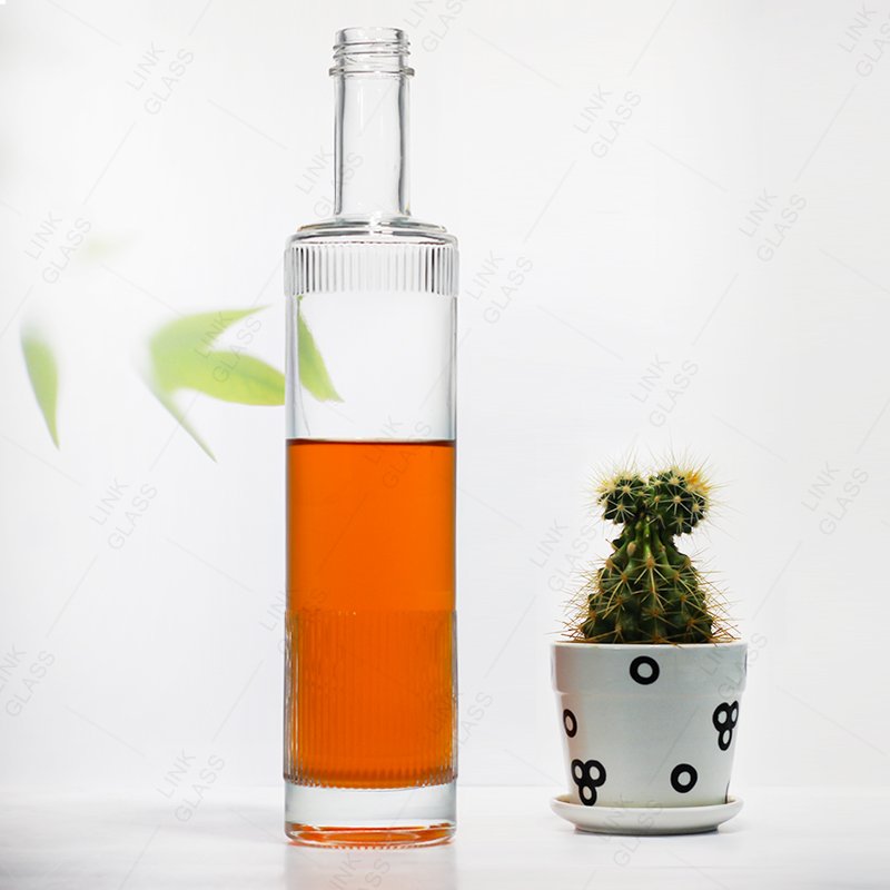 Hot Sale Clear 500ML 750ml Vodka Bottle Glass Liquor Bottle Frosted Whisky Glass Bottle with Wooden Cork